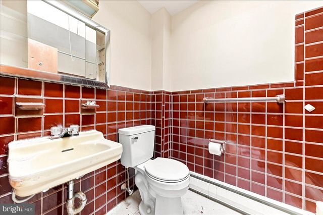 605 BYWOOD AVE, Upper Darby, PA 19082