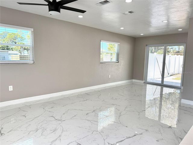 715 65TH AVENUE DRIVE W, Bradenton, FL 34207