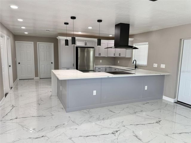 715 65TH AVENUE DRIVE W, Bradenton, FL 34207