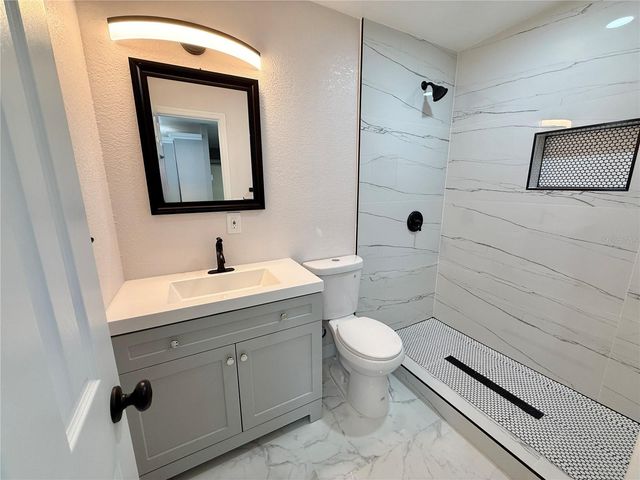 715 65TH AVENUE DRIVE W, Bradenton, FL 34207