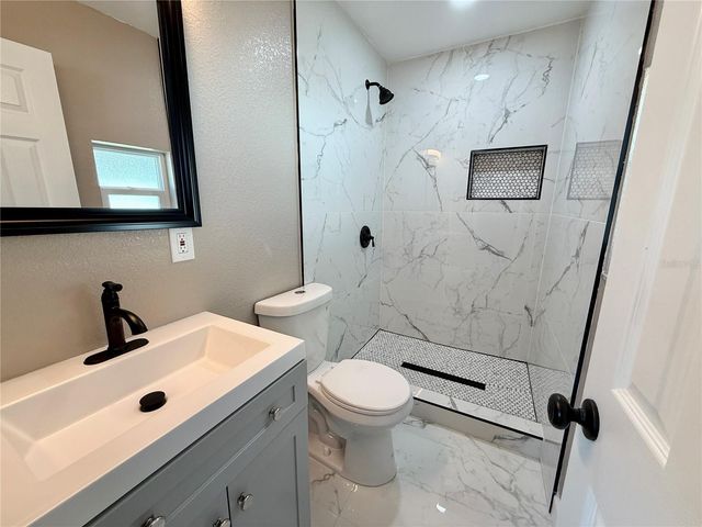 715 65TH AVENUE DRIVE W, Bradenton, FL 34207