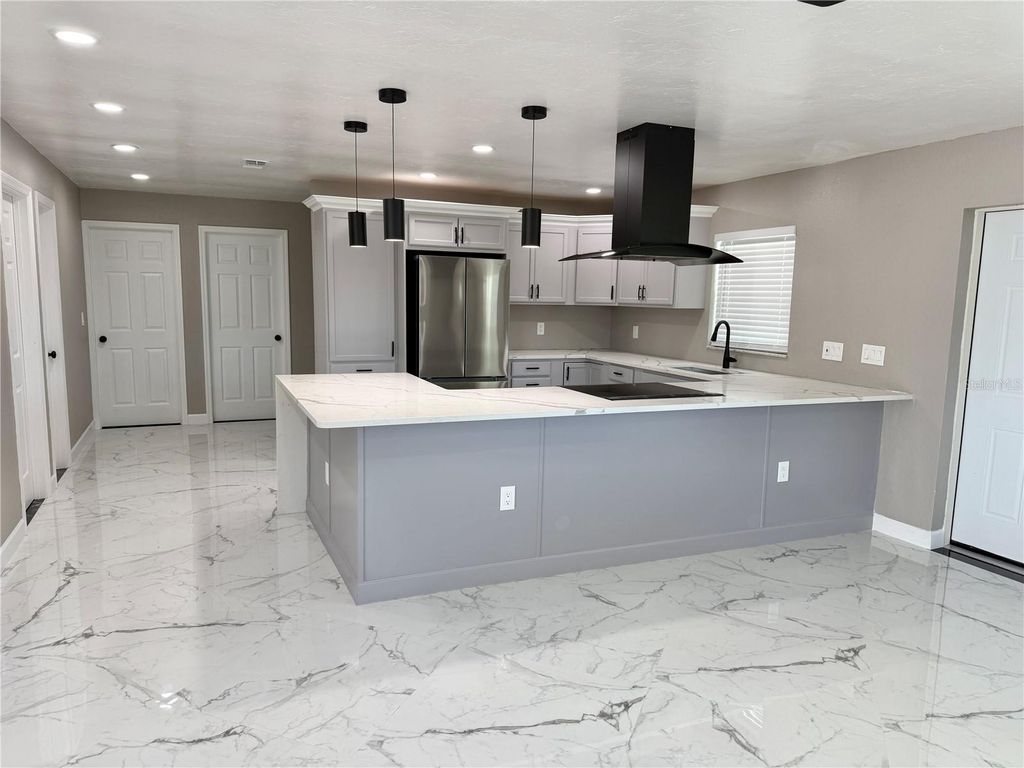 715 65TH AVENUE DRIVE W, BRADENTON, FL 34207 — photo 3