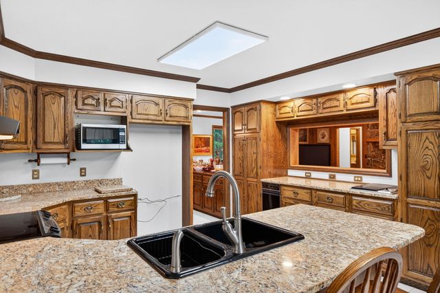 555 S Maple Ave, Cookeville, TN 38501