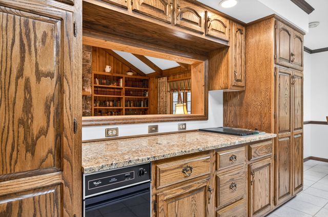 555 S Maple Ave, Cookeville, TN 38501