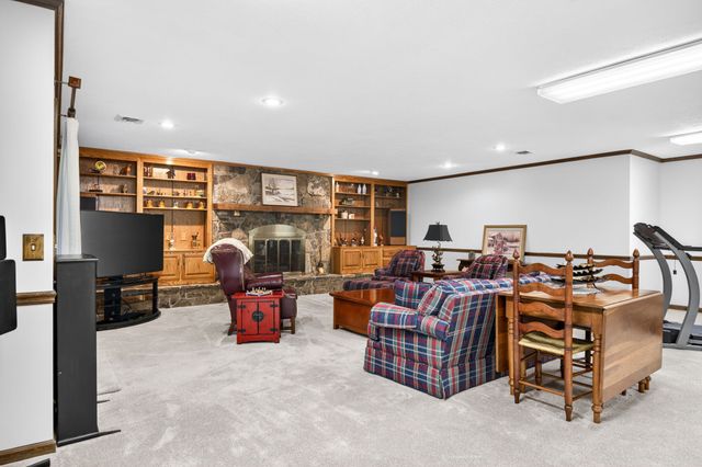 555 S Maple Ave, Cookeville, TN 38501