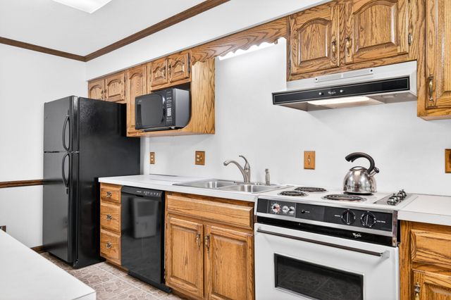 555 S Maple Ave, Cookeville, TN 38501