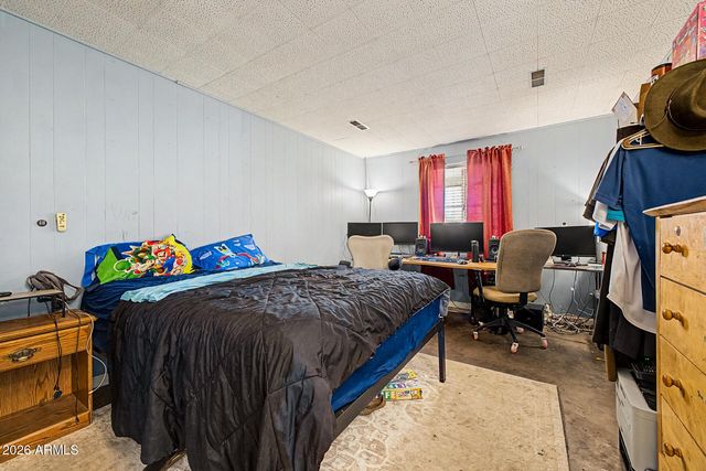 906 E CINNABAR Avenue, Phoenix, AZ 85020
