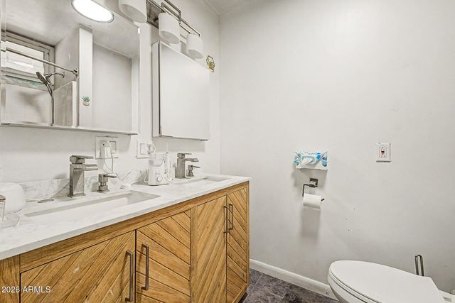 906 E CINNABAR Avenue, Phoenix, AZ 85020
