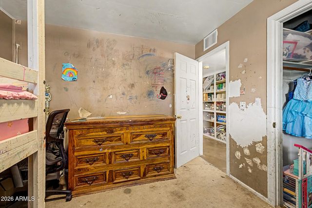 906 E CINNABAR Avenue, Phoenix, AZ 85020