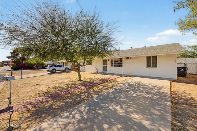 906 E CINNABAR Avenue, Phoenix, AZ 85020