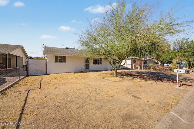 906 E CINNABAR Avenue, Phoenix, AZ 85020