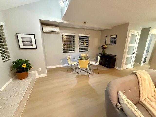 421 Sierra Vista Avenue 7, Mountain View, CA 94043