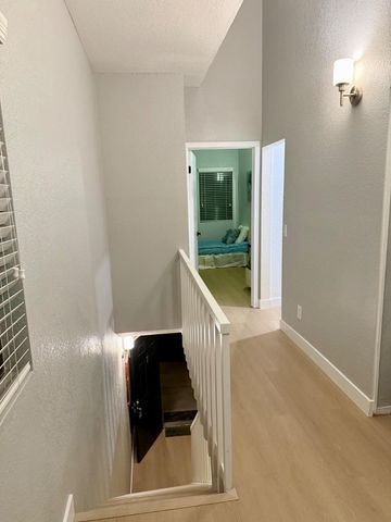 421 Sierra Vista Avenue 7, Mountain View, CA 94043