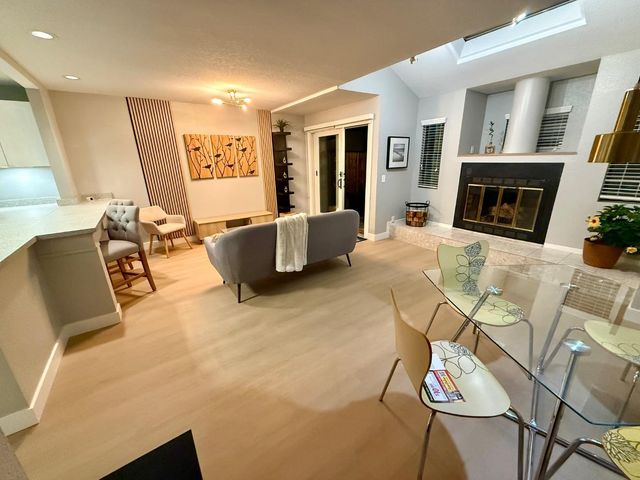 421 Sierra Vista Avenue 7, Mountain View, CA 94043