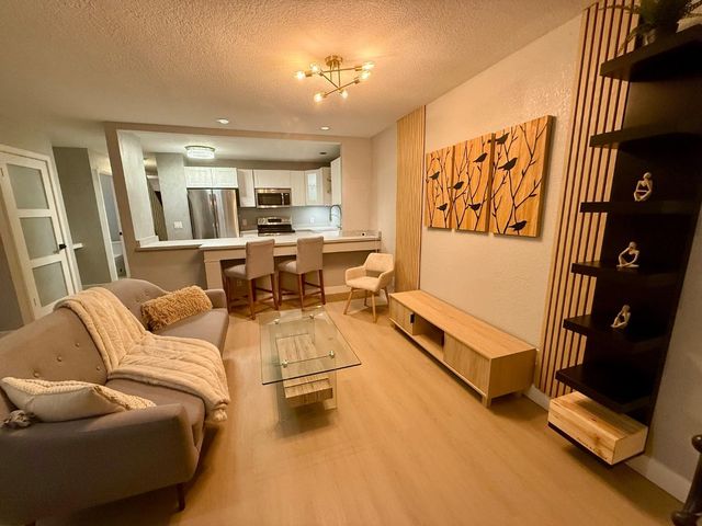 421 Sierra Vista Avenue 7, Mountain View, CA 94043