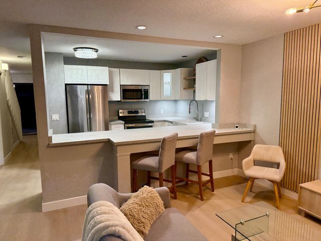 421 Sierra Vista Avenue 7, Mountain View, CA 94043