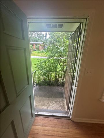 349 Laquita SE Drive, Atlanta, GA 30315