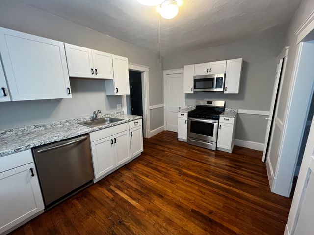 113 Sherwood St 1L, Boston, MA 02131