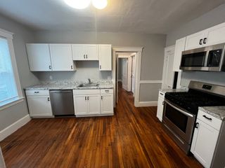 113 Sherwood St 1L, Boston, MA 02131