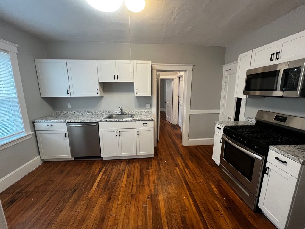 113 Sherwood St 1L, Boston, MA 02131