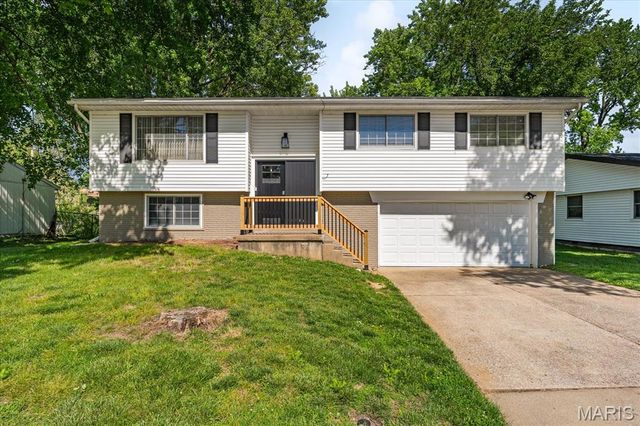 332 Sumter Drive, Belleville, IL 62221