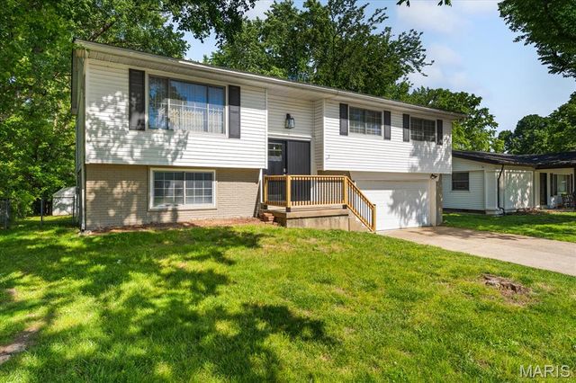 332 Sumter Drive, Belleville, IL 62221