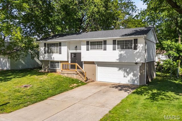 332 Sumter Drive, Belleville, IL 62221