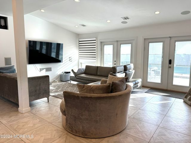 608 Deal Road, Oakhurst, NJ 07755