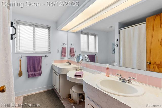 34650 Hawke Drive, Sterling Heights, MI 48310