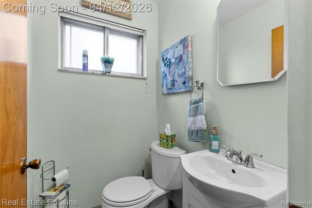 34650 Hawke Drive, Sterling Heights, MI 48310