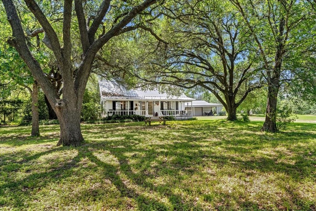 7824 Waldeck Cemetery Road, Round Top, TX 78954