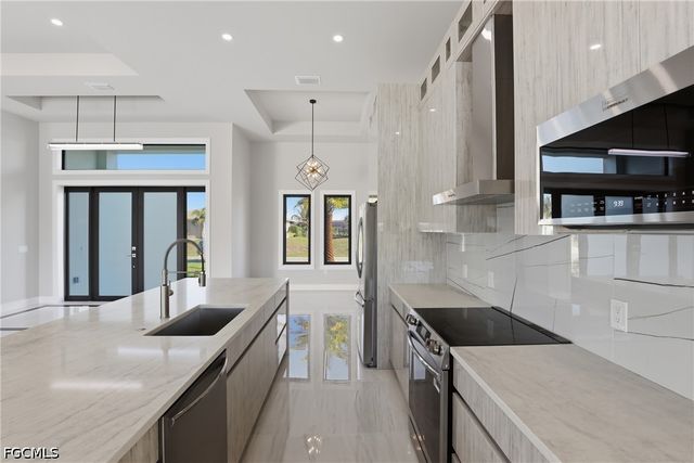 1414 NE 19th TER, Cape Coral, FL 33909