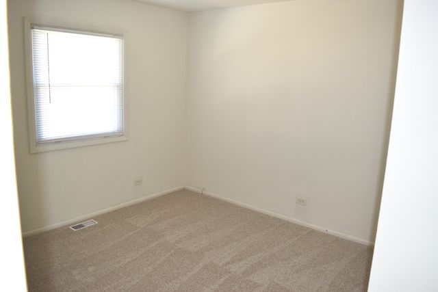 7040 Meadowbrook Lane, Hanover Park, IL 60133