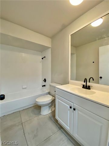 1534 Oak DR, Fort Myers, FL 33907