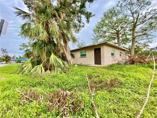 1534 Oak DR, Fort Myers, FL 33907