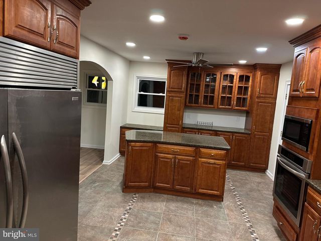 904 MERCER ST, Cherry Hill, NJ 08002