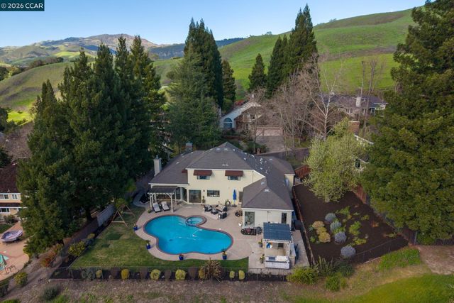 4060 Sugar Maple Dr, Danville, CA 94506