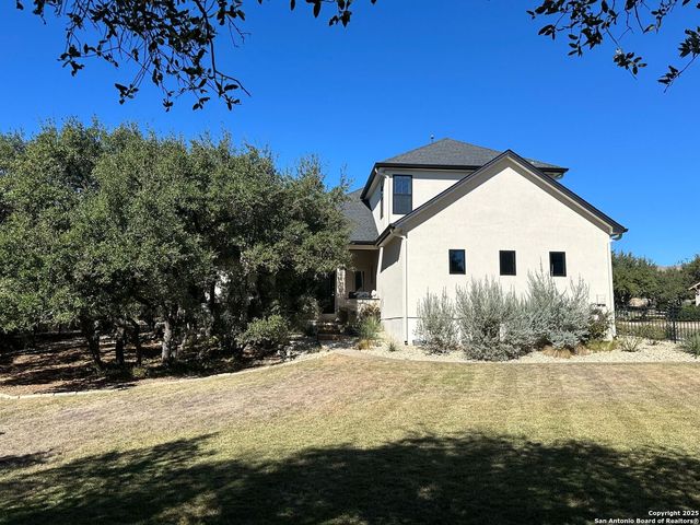 8030 Colonial Woods, Boerne, TX 78015