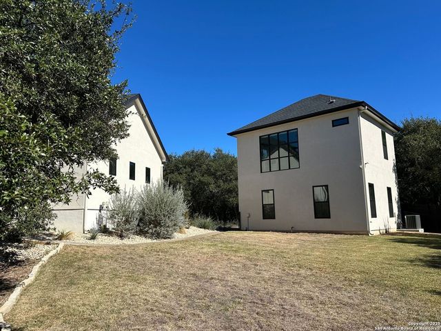 8030 Colonial Woods, Boerne, TX 78015