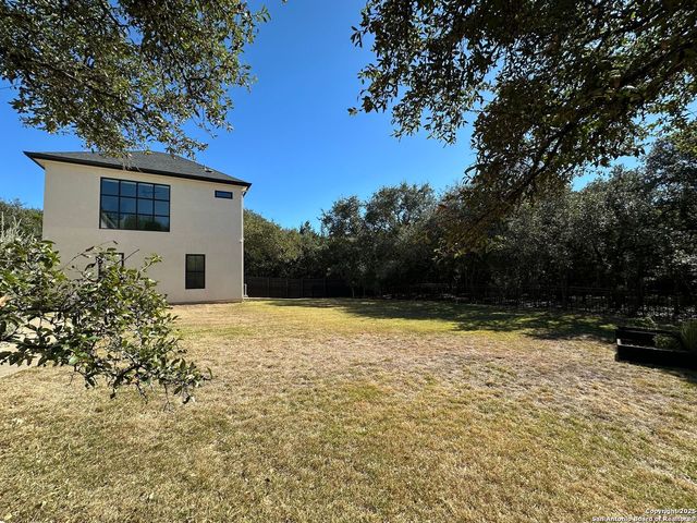 8030 Colonial Woods, Boerne, TX 78015