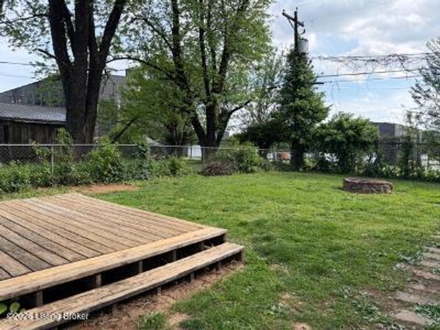 813 Bartley Ave, Bardstown, KY 40004