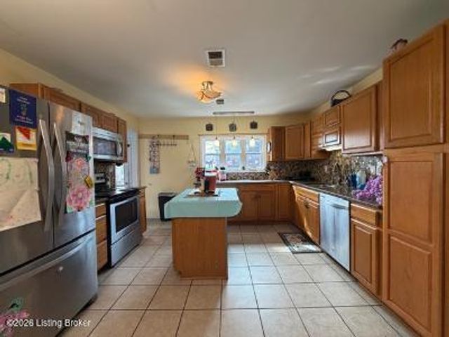 813 Bartley Ave, Bardstown, KY 40004