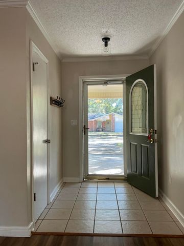 309 Goldenrod Court, Niceville, FL 32578