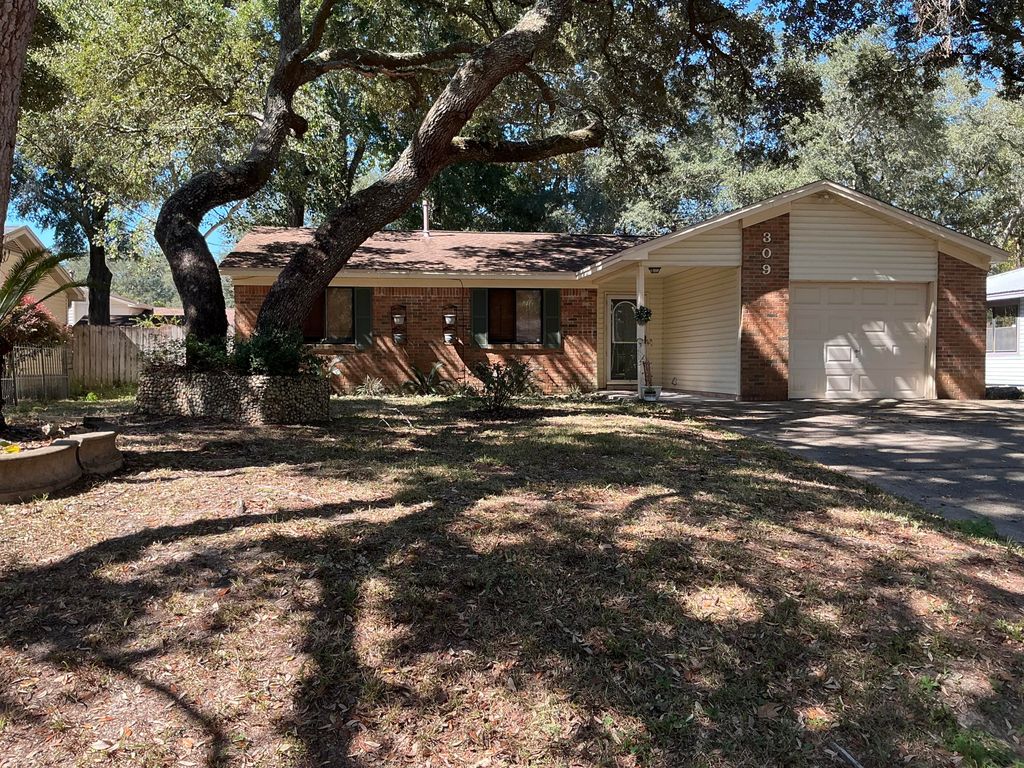 309 Goldenrod Court, Niceville, FL 32578