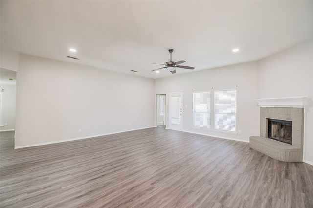 633 Dover Heights Trail, Mansfield, TX 76063