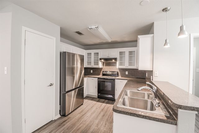 633 Dover Heights Trail, Mansfield, TX 76063