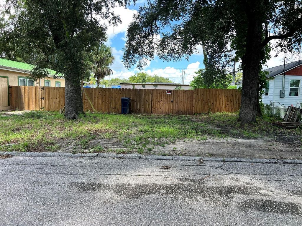 Image 2 of property listing at 8508 N 9TH STREET, Tampa, FL 33604