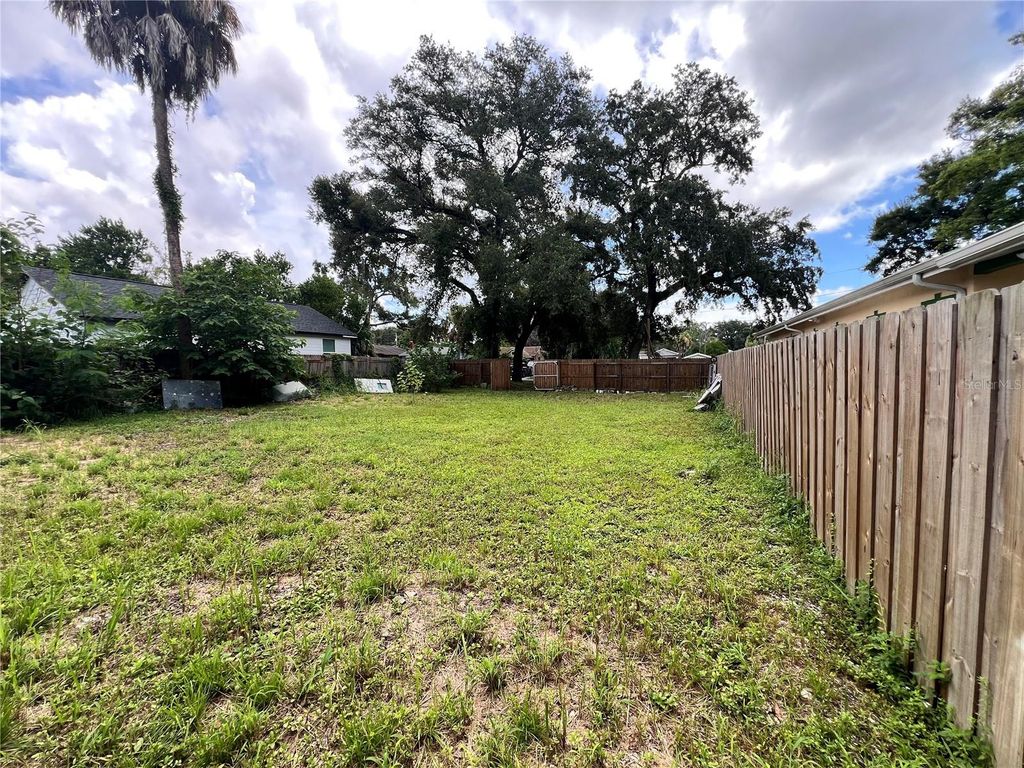 Image 5 of property listing at 8508 N 9TH STREET, Tampa, FL 33604