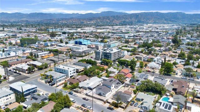 6732 Gentry Avenue, North Hollywood, CA 91606