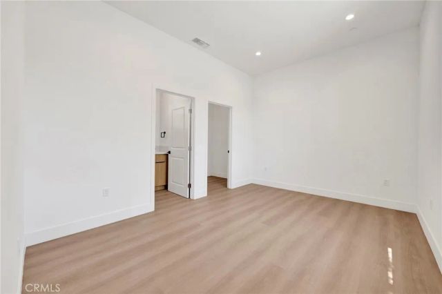 6732 Gentry Avenue, North Hollywood, CA 91606